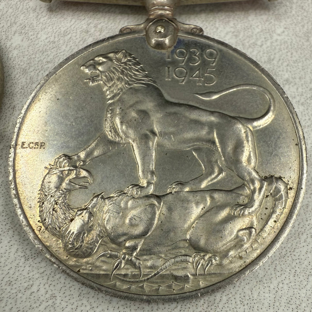 The Defense Medal & The War Medal 1939-45 i Original RAF Utsendelsesboks m/brev