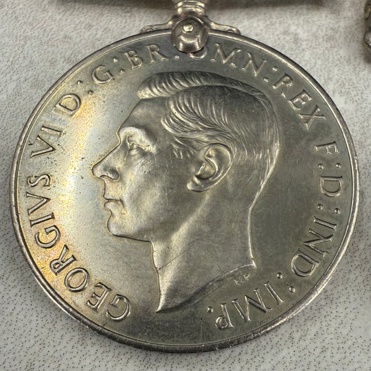 The Defense Medal & The War Medal 1939-45 i Original RAF Utsendelsesboks m/brev