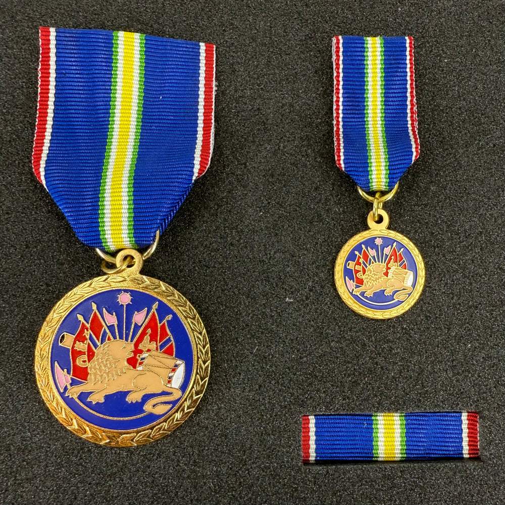 Oslo Militære Samfunds Hederstegn m/miniatyr og båndstripe