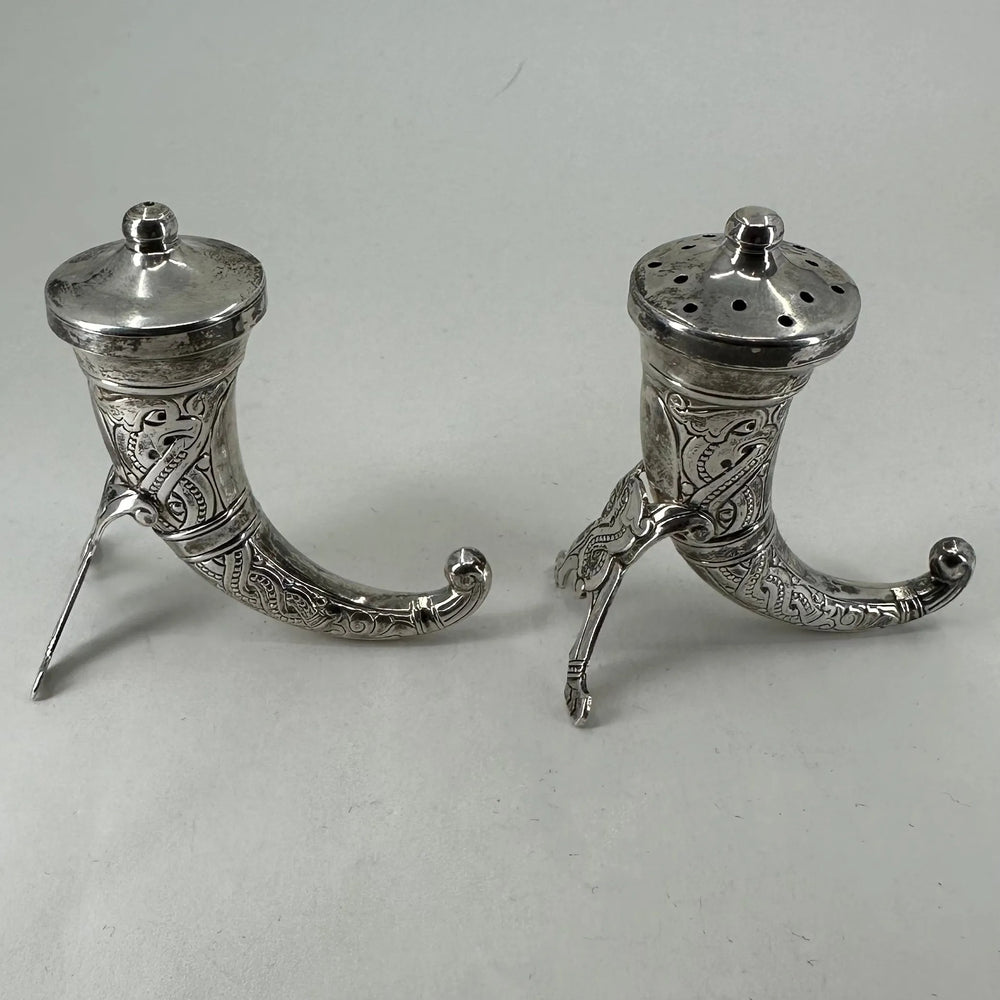 925s salt & pepperbøsse i Dragemønster ca 58mm høye