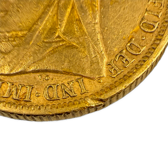 7.98g .916Au (SPOT) 1900 Sovereign (Små kantskader)