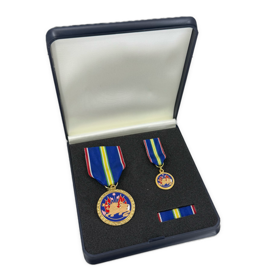 Oslo Militære Samfunds Hederstegn m/miniatyr og båndstripe