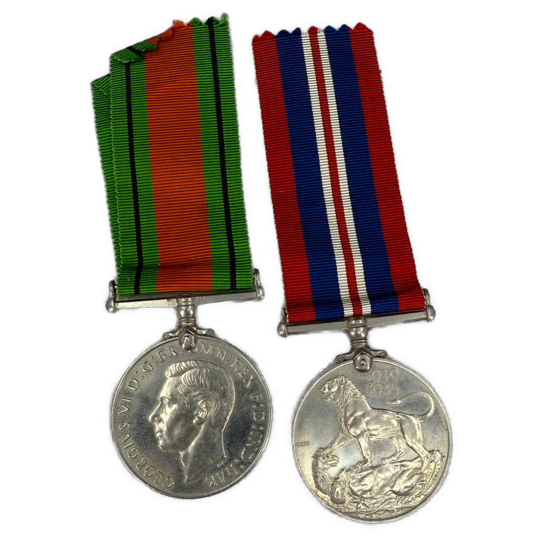 The Defense Medal & The War Medal 1939-45 i Original RAF Utsendelsesboks m/brev