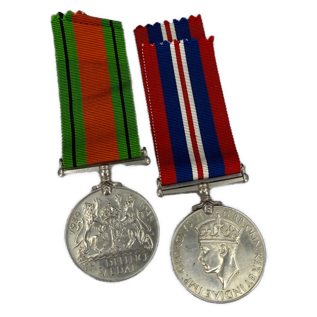The Defense Medal & The War Medal 1939-45 i Original RAF Utsendelsesboks m/brev
