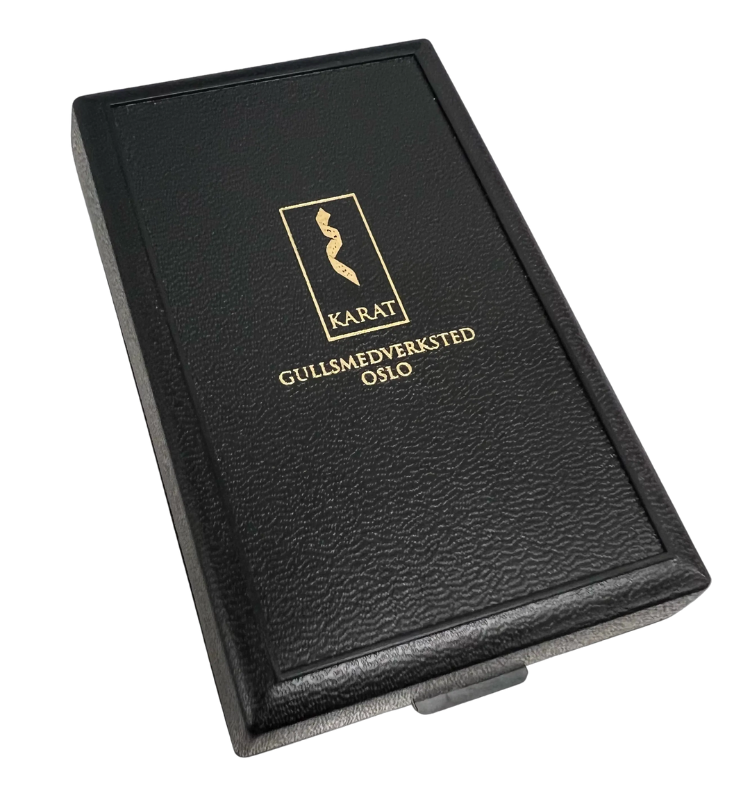 Kommunenes Sentralforbund Hedersbevis 925s Medalje med miniatyr merke fra A/S Karat