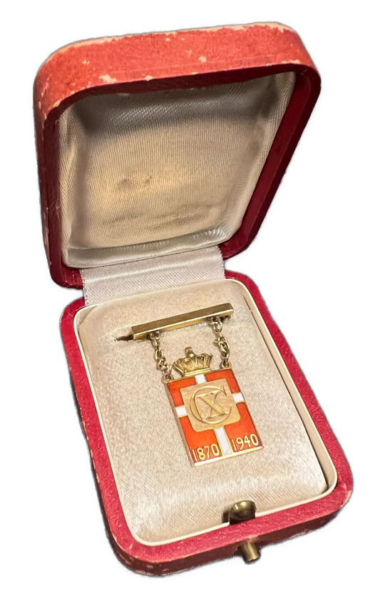 Kong Christian X 70års dag 1870-1940 Emblem av Georg Jensen i 14K Gull
