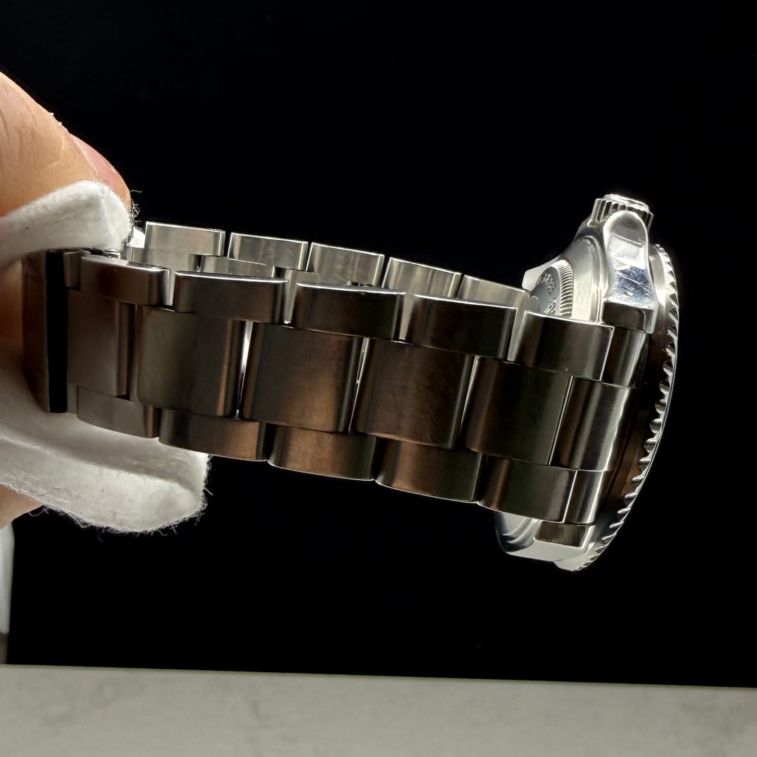 2007 Rolex Sea-Dweller Ref: 16600