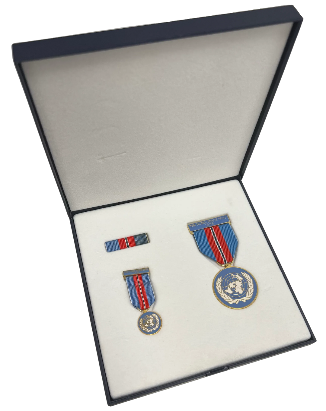 SOLGT! FN’s 1988 Nobels Fredspris medalje sett i original eske