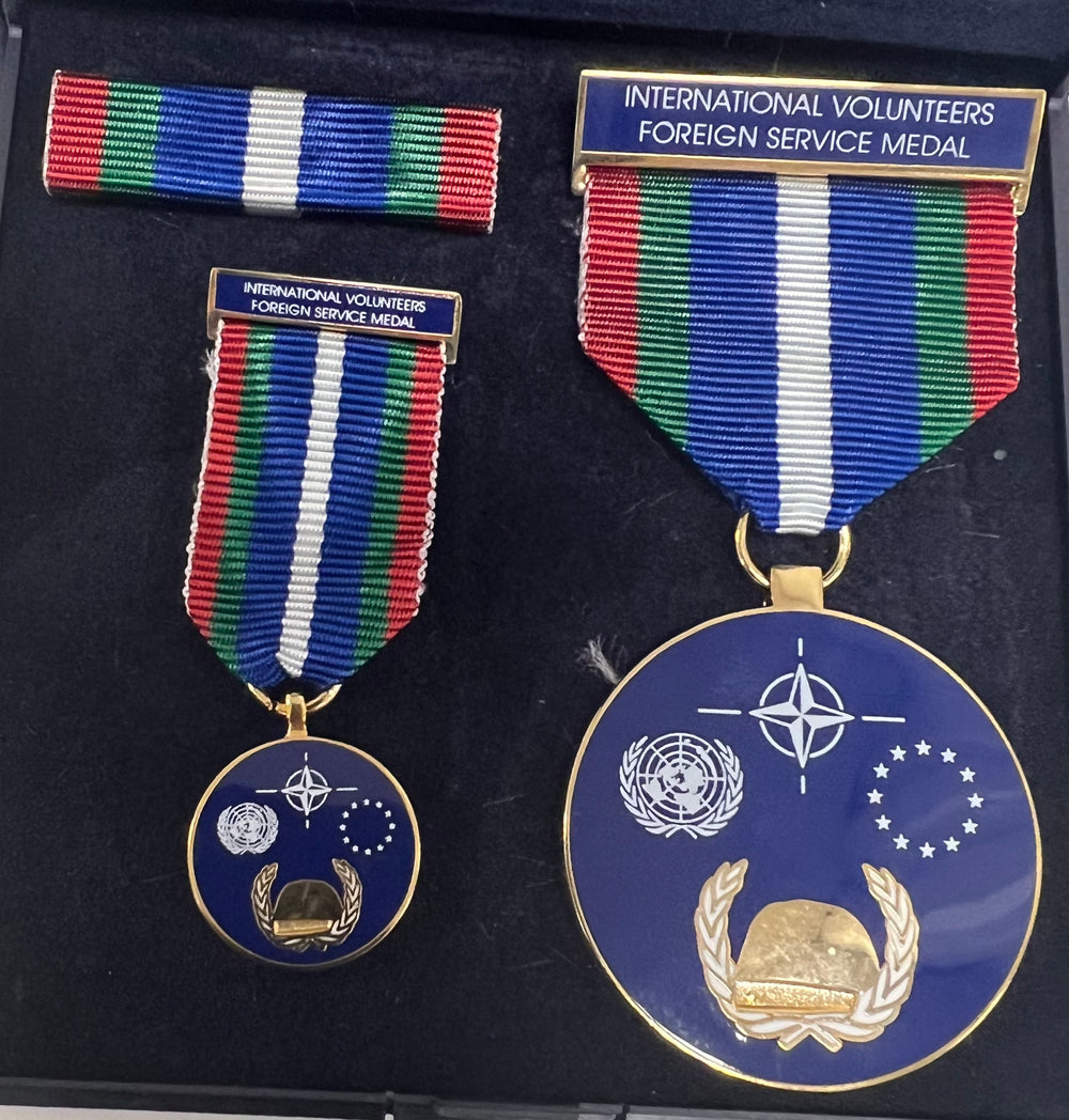 UN/NATO Int. Volunteers Foreign Service Medal set