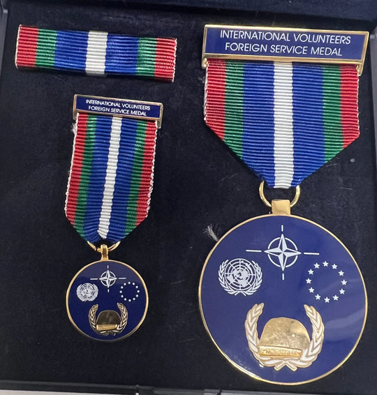 UN/NATO Int. Volunteers Foreign Service Medal set